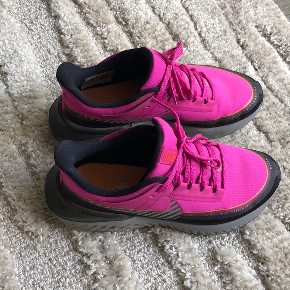 nike run utility shield